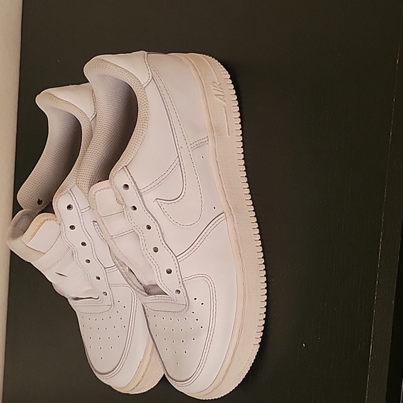 shoes - Picture 2 of 4